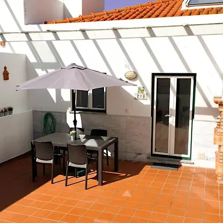 Charming Townhouse * 오비도스