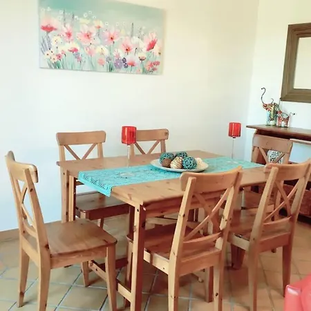 펜션 Charming Townhouse 오비도스