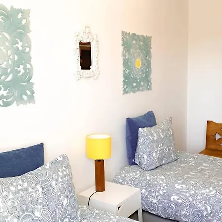 Charming Townhouse * 오비도스